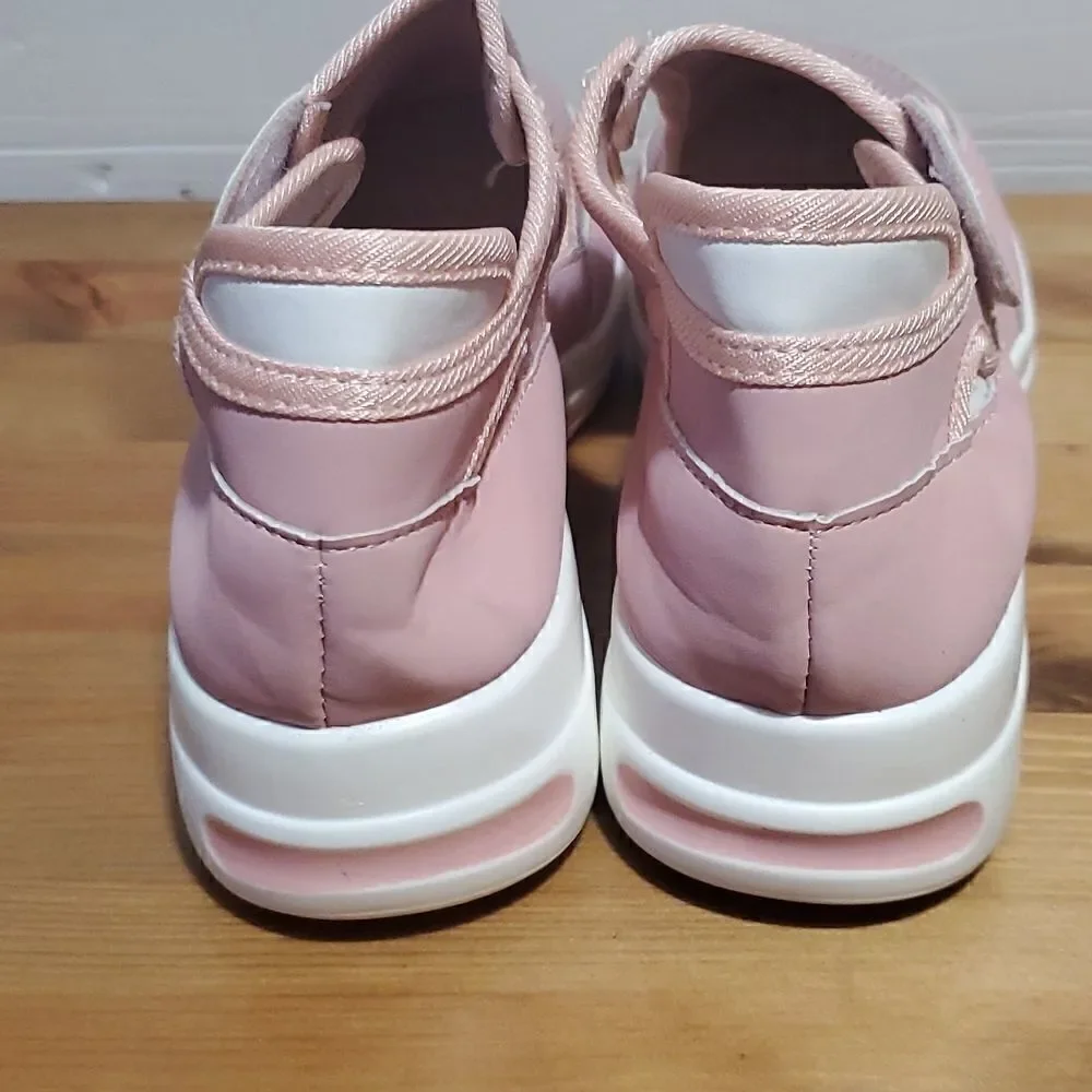 Minimalist Cut Out Casual Breathable Soft Sole Slip On Shoes Women's New